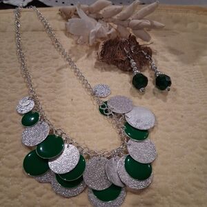 Chic Silver and Green Necklace Set